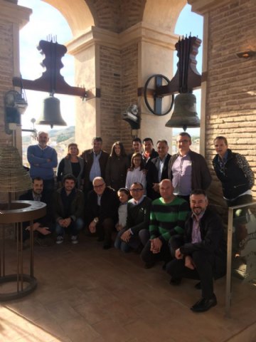 Miembros del Cabildo visitan el Museo de la Torre de la Iglesia de Santiago el Mayor
